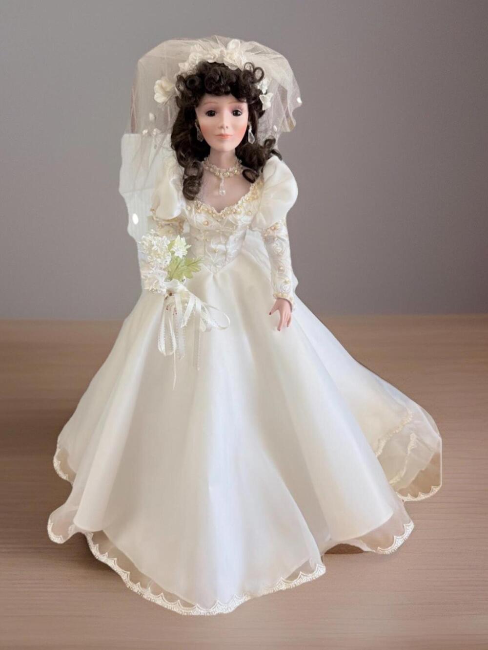 Vintage Collectible Bride doll Taiwan 20" Tall 1980s